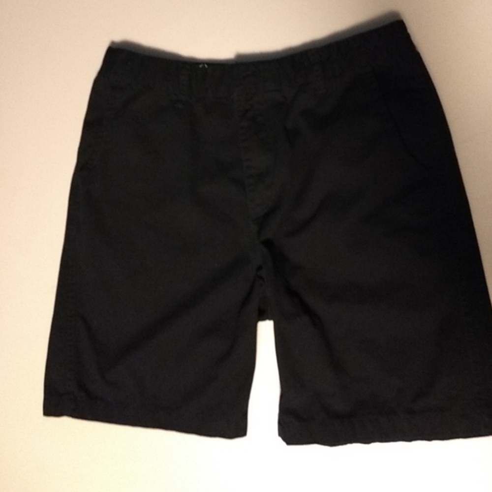 Shorts - Picture 2 of 5